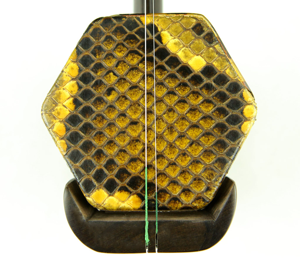 二胡编号:3888 星级:★★★ 蟒皮:缅甸野生蟒皮 特价:880元 提示:鼠标